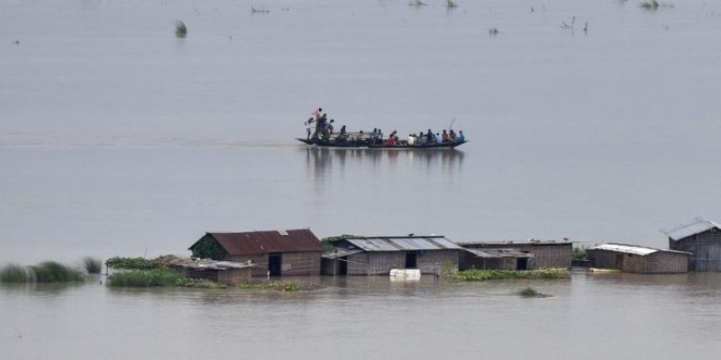 ভারতের আসামে বন্যা পরিস্থিতির অবনতি॥ ২৭ জেলার মধ্যে ২১ জেলা দূর্গত, ক্ষতিগ্রস্ত ৮ লাখ মানুষ