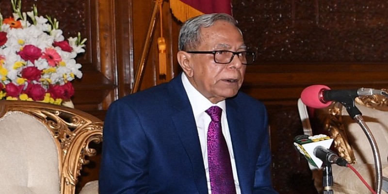 সরকারি কর্মকর্তা-কর্মচারিদের স্বচ্ছতা ও জবাবদিহিতা নিশ্চিত করতে হবে॥রাষ্ট্রপতি আব্দুল হামিদ   