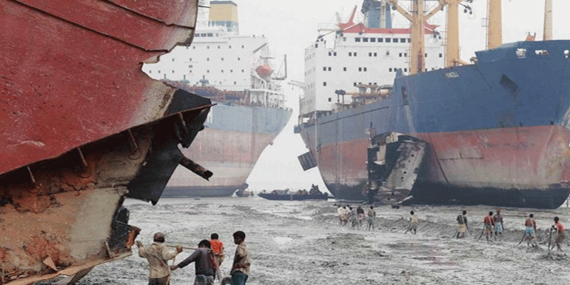 সীতাকুণ্ড শিপ ইয়ার্ডে গ্যাস আক্রান্ত হয়ে নিহত ৩॥