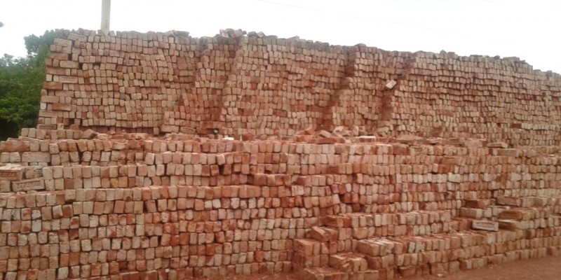 সরকারি নির্মাণ কাজে নিষিদ্ধ হচ্ছে ‘ইট’॥   