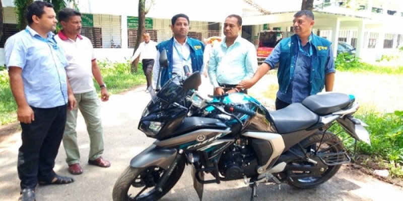 অবৈধ সম্পদ অর্জনের দায়ে নোয়াখালী জজ কোর্টের নাজির গ্রেফতার॥