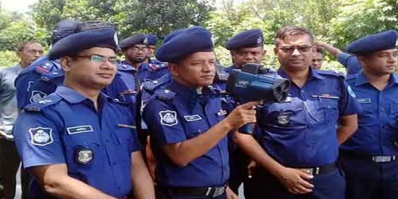 ঢাকা-সিলেট মহাসড়কে দুর্ঘটনা রোধে পুলিশের উদ্যোগ॥