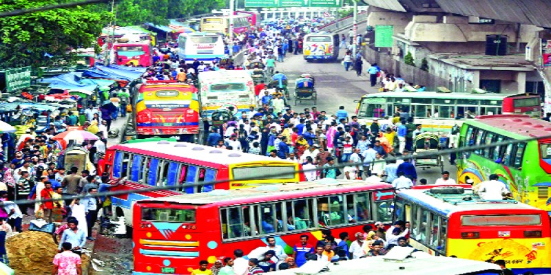 অনিয়ম ও অব্যবস্থাপনার কারনেই রাজধানীতে চলছে যত্রতত্র যানজট॥   