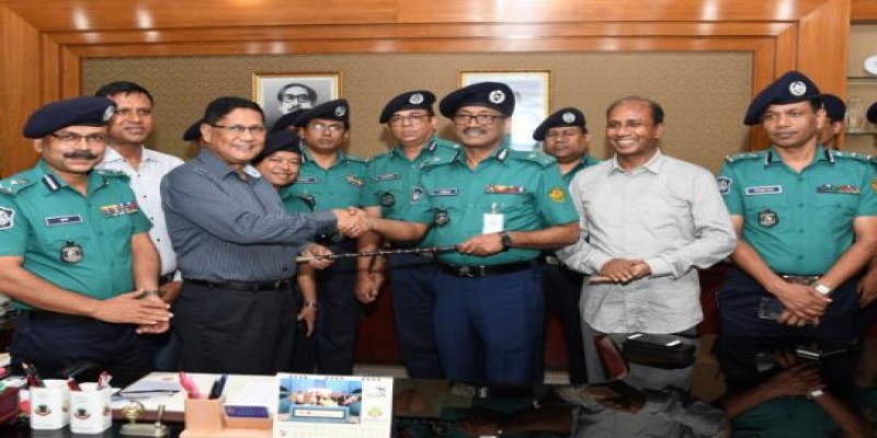 ডিএমপি কমিশনার হিসেবে দায়িত্ব নিলেন শফিকুল ।।