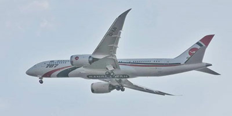 বিমানের ড্রিমলাইনার 'রাজহংস' এখন বাংলাদেশে॥   