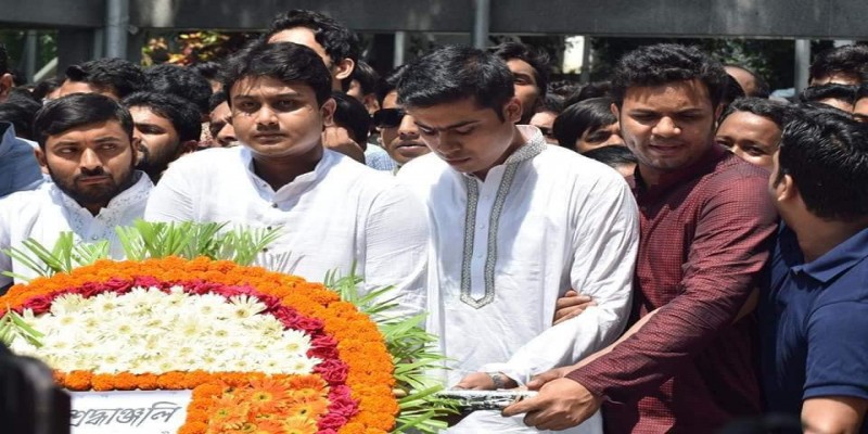 বঙ্গবন্ধু’র প্রতিকৃতিতে ফুল দিয়ে ছাত্রলীগের দায়িত্ব নিলেন নাহিয়ান-লেখক॥