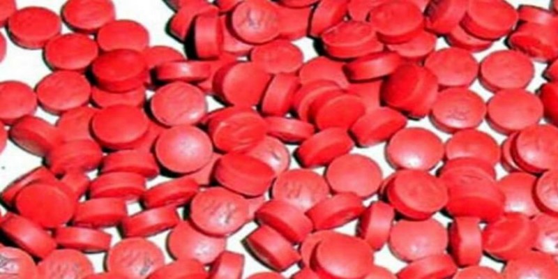 চাঁপাইনবাবগঞ্জে সাড়ে ৪ হাজার ইয়াবাসহ গ্রেফতার ৫ ।।