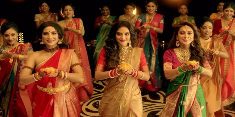 দুর্গাপূজার গানে নাচলেন নুসরাত, মিমি ও শুভশ্রী॥