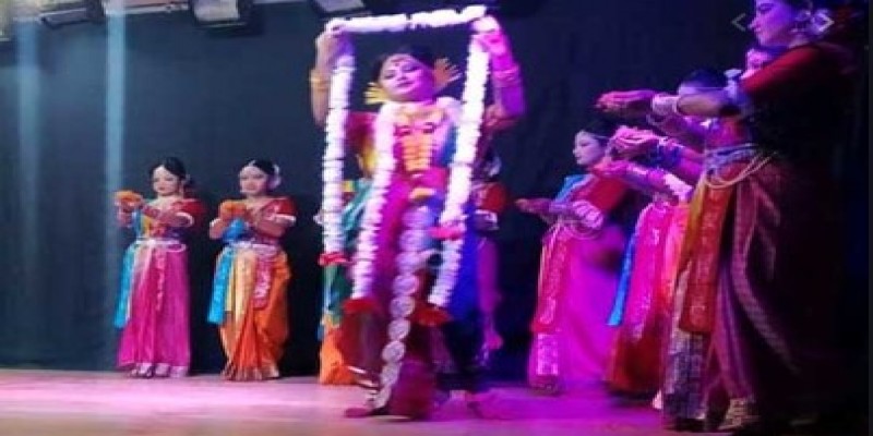 রাজবাড়ীতে রবীন্দ্রনাথের ভানুসিংহের পদাবলী মঞ্চস্থ ।।