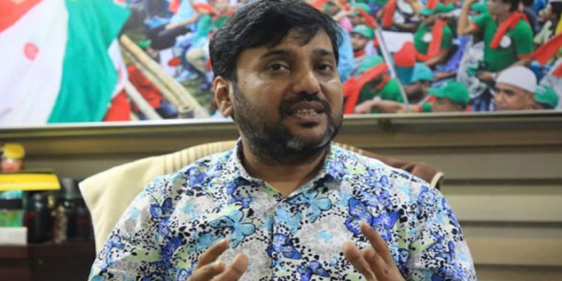 সম্রাটের দেশত্যাগে নিষেধাজ্ঞা জারি॥   