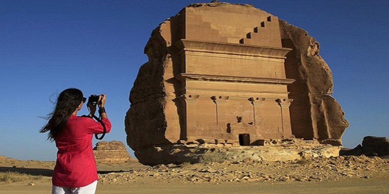 বাংলাদেশের নাম নেই সৌদির ৪৯ দেশের পর্যটক ভিসায় সুবিধায়॥