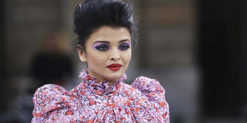 প্যারিস ফ্যাশন উইকে বিশ্বসুন্দরী ঐশ্বরিয়া রাই বচ্চন॥   