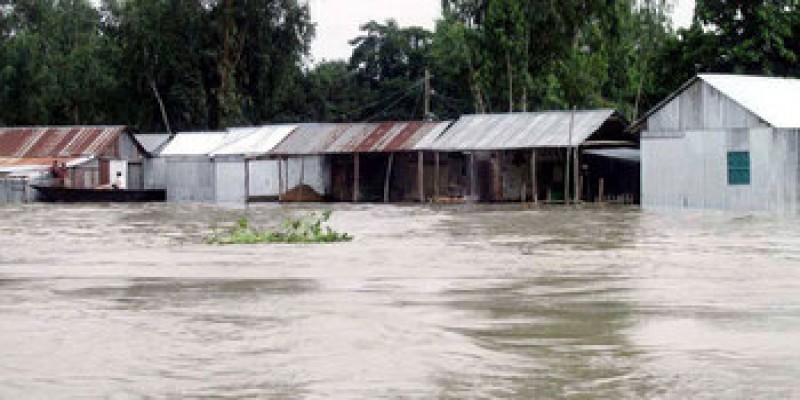 রাজশাহী ও চাঁপাইয়ের চরাঞ্চল থেকে মানুষদের সরিয়ে নেওয়ার নির্দেশ॥