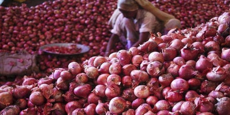 ভারত রপ্তানি বন্ধ করলেও মিয়ানমার থেকে বাংলাদেশে আসছে পেঁয়াজ॥   