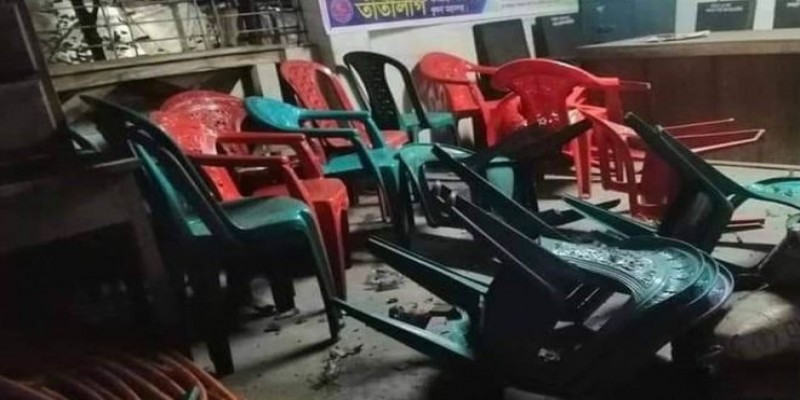 খুলনার আওয়ামীলীগ অফিসে বোমা হামলার দায় স্বীকার করলো আইএস !!