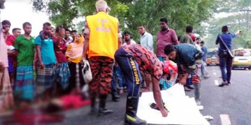 যশোরে ট্রাক-মোটরসাইকেল সংঘর্ষে স্কুলছাত্রীসহ নিহত ২ ।।