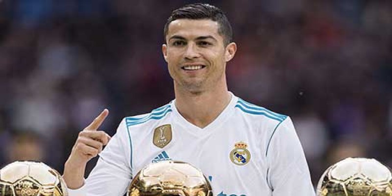 আমি রেকর্ড খুঁজি না, রেকর্ডই আমাকে খুঁজে নেয়॥ ফুটবল সুপারস্টার ক্রোনালদো