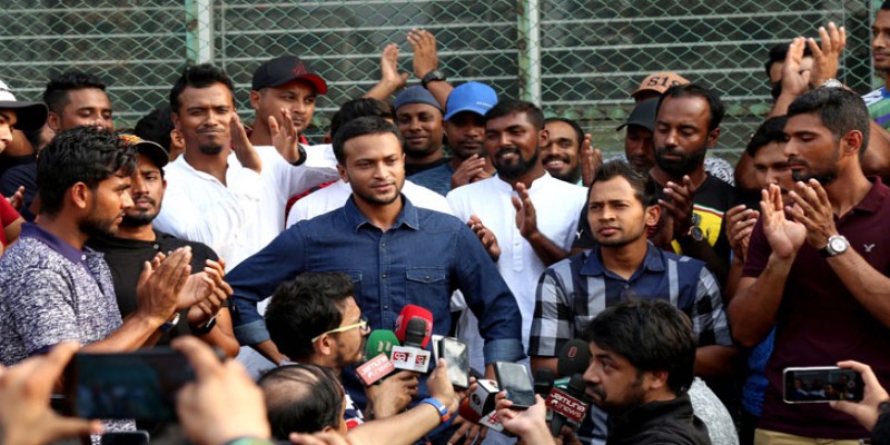 ক্রিকেট ।। আজ বিসিবির জরুরি বৈঠক ১১ দফা দাবির পক্ষে মাশরাফি