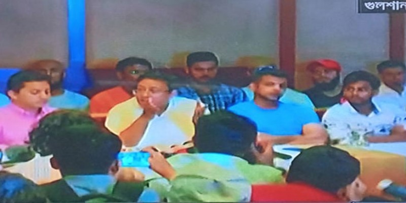 সংবাদ সম্মেলনে আরও দুটি দাবি বাড়ালেন ক্রিকেটাররা॥   