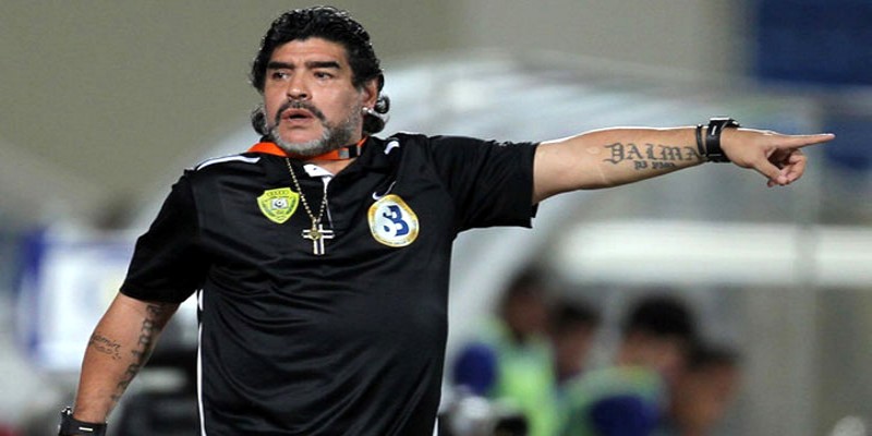 দেশের ফুটবলে আবারও ফিরলেন কিংবদন্তি ম্যারাডোনা॥