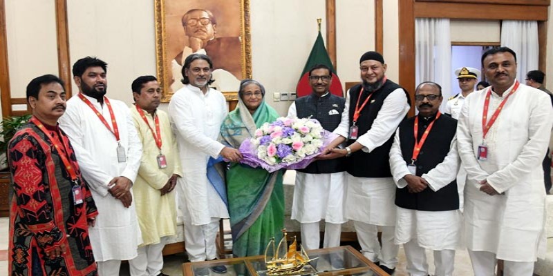 প্রধানমন্ত্রীর সঙ্গে পরশ-নিখিলের সাক্ষাৎ॥