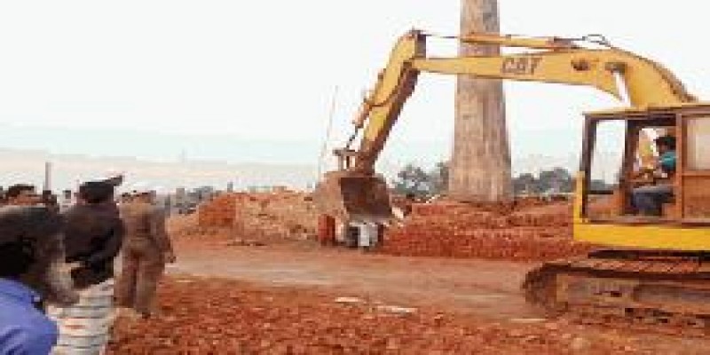 গাজীপুরে ৮টি ইটভাটা গুড়িয়ে দিল পরিবেশ অধিদপ্তর॥