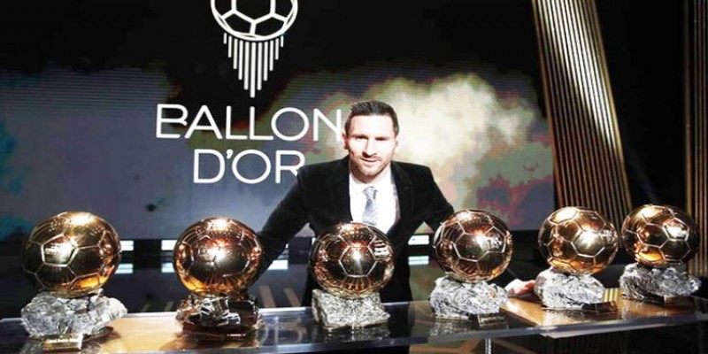 ষষ্ঠবারের মত ব্যালন ডি অর জিতলেন বর্ষসেরা ফুটবলার লিওনেল মেসি॥