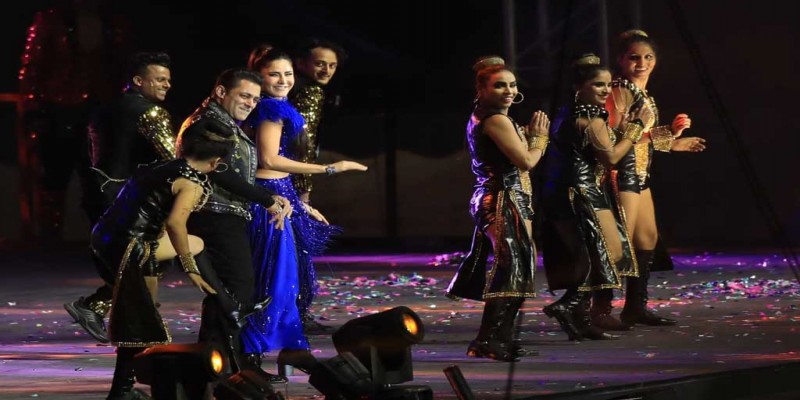 বাংলাদেশকে অনেক ভালোবাসি ॥ বিবিপিএলের উদ্বোধনী অনুষ্ঠানে সুপারষ্টার সালমান খান