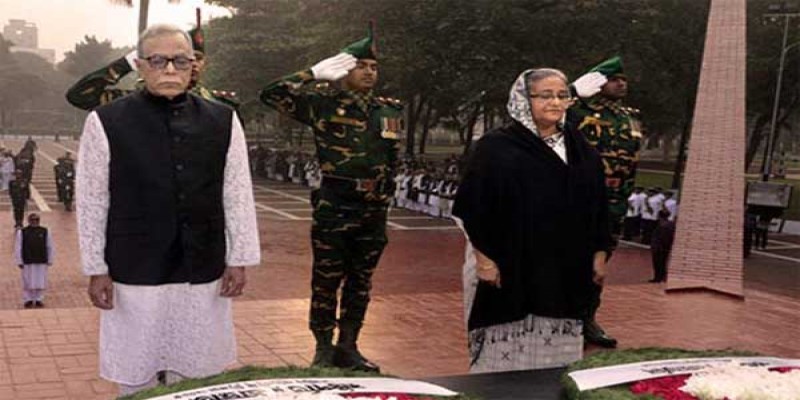 বুদ্ধিজীবী স্মৃতিসৌধে রাষ্ট্রপতি-প্রধানমন্ত্রীর শ্রদ্ধা ।।