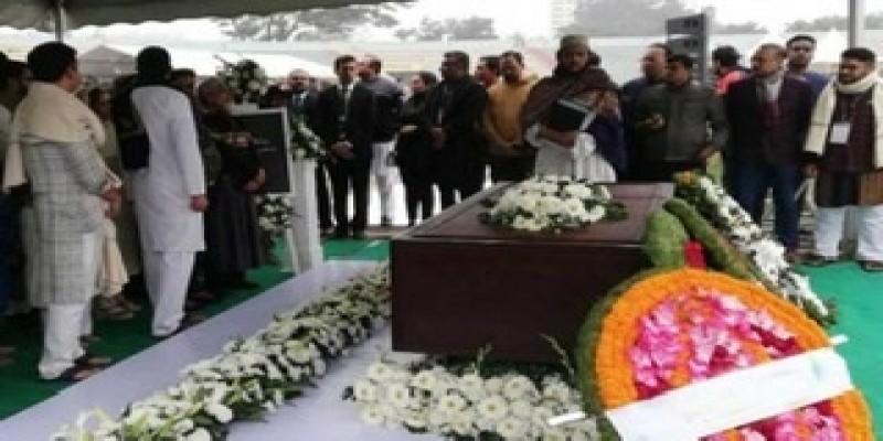 স্যার আবেদের কফিনে রাষ্ট্রপতি-প্রধানমন্ত্রীর পক্ষে শ্রদ্ধা ।।