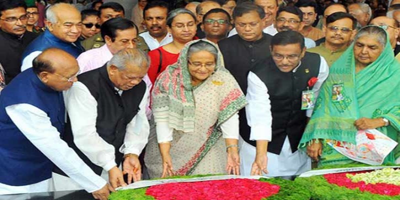ধানমন্ডি ৩২ নম্বরে বঙ্গবন্ধুর প্রতিকৃতিতে আ. লীগের নবনির্বাচিত নেতৃত্বের শ্রদ্ধা নিবেদন॥