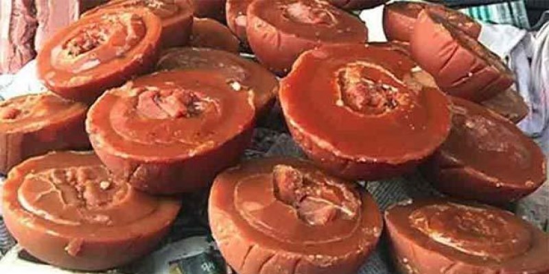 জেনে রাখুন খেজুরের খাঁটি গুড় চেনার উপায়॥