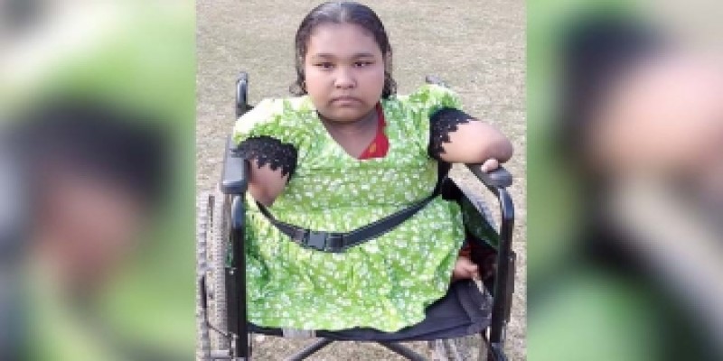 হাত-পা নেই ॥ মুখ দিয়ে লিখেই জিপিএ-৫ পেলেন যশোরের মেয়ে লিতুন
