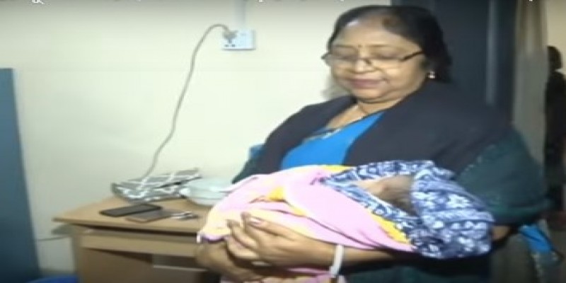 চট্টগ্রামের ভাগাড় থেকে ফুটফুটে কন্যাশিশু উদ্ধার॥