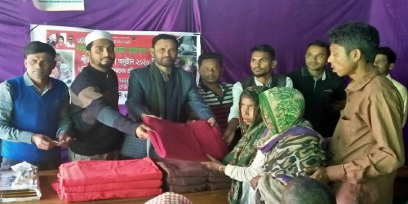 দক্ষিণ সুনামগঞ্জ উপজেলা ছাত্রদলের উদ্যোগে শতাধিক শীতার্ত মানুষের মাঝে শীতবস্ত্র বিতরণ