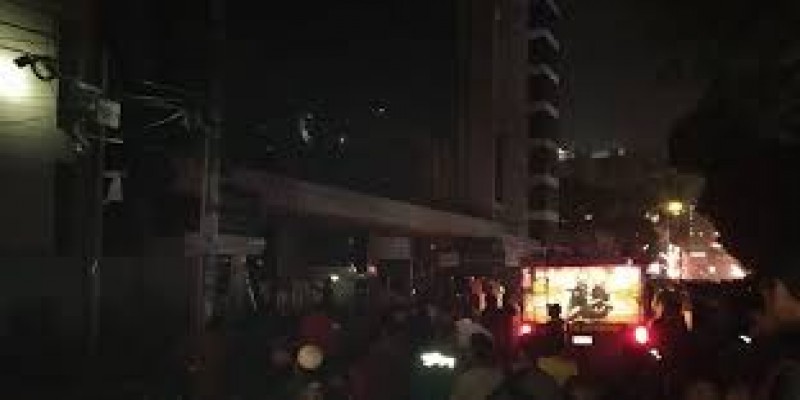 রাজধানীর ধানমন্ডি পপুলার ডায়াগনস্টিক সেন্টারে আগুন॥