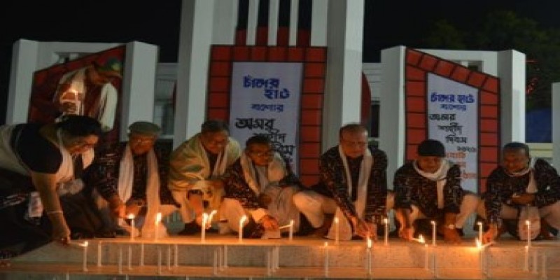 যশোরে ভাষাশহীদদের শ্রদ্ধা জানাতে জ্বলে উঠলো ৫২শ' মোমবাতি॥