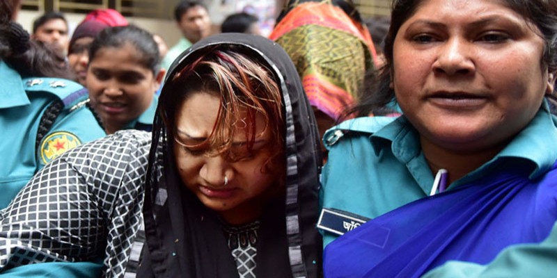 অনলাইনে এসকর্ট সার্ভিস চালাতেন মহিলা যুবলীগ নেত্রী পাপিয়া॥
