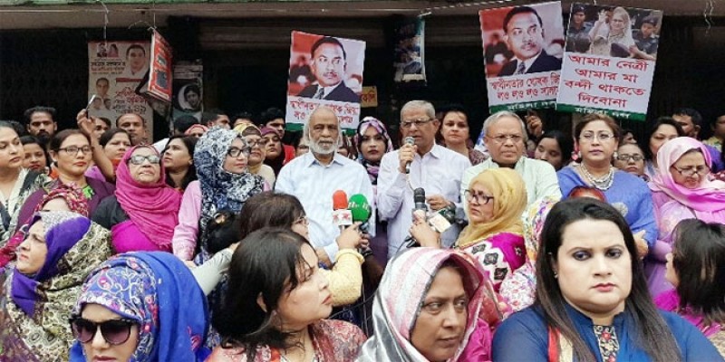 নারীর অধিকার আদায়ে দেশে গণতন্ত্র ফেরাতে হবে ॥ মির্জা ফখরুল