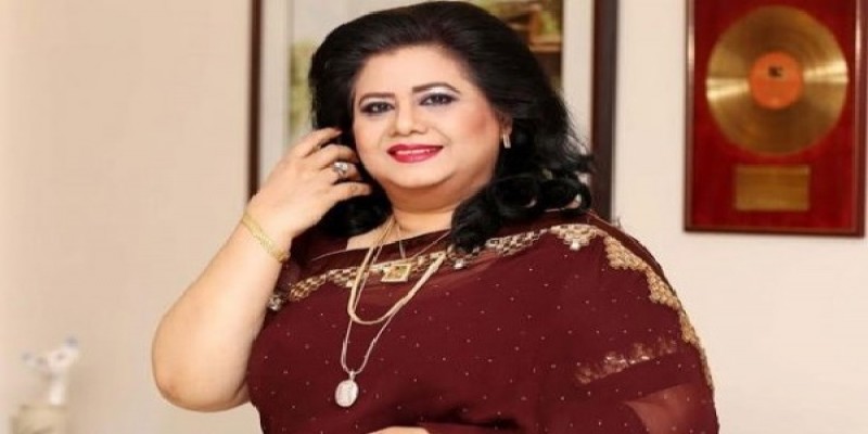 হোম কোয়ারেন্টাইনে জনপ্রিয় সঙ্গিতশিল্পী রুনা লায়লা॥