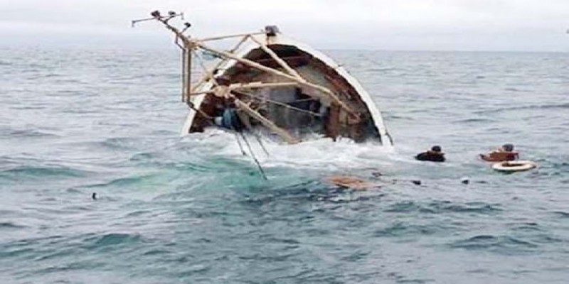 পদ্মায় যাত্রীবোঝাই ট্রলারডুবি॥ নিখোঁজ অনেক