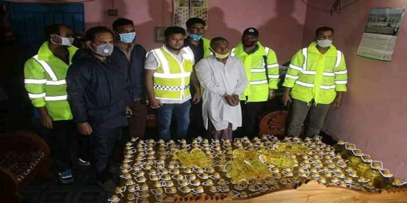 এবার বক্স খাটের ভেতর মিলল টিসিবির ১৩শ' লিটার তেল॥