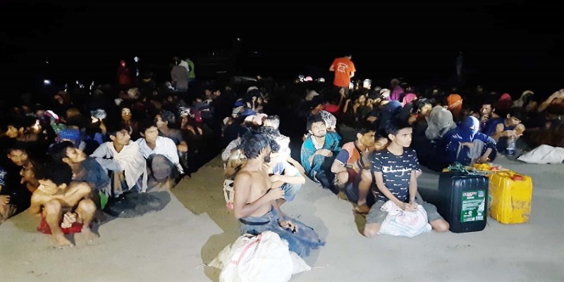 করোনার মধ্যেই টেকনাফে আসলো আরো সাড়ে ৪ শত রোহিঙ্গা॥