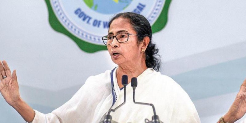 আগামী ৪৮ ঘণ্টার মধ্যে কলকাতাকে সম্পূর্ন সচল করার নির্দেশ দিলেন মুখ্যমন্ত্রী মমতা॥