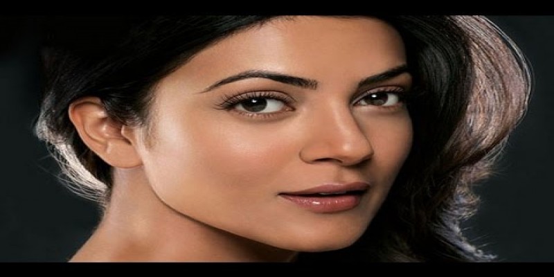 দশ বছর পর নতুন রূপে ফিরছেন বলিউডের সুন্দরী সুচিত্রাকন্যা সুস্মিতা সেন॥   