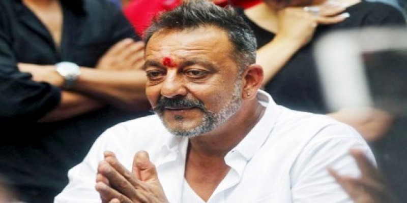 ক্যান্সার আক্রান্ত সঞ্জয় দত্তের ওপর বিনিয়োগ ৮০০ কোটি টাকা॥