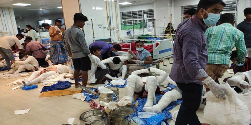 নারায়ণগঞ্জে মসজিদে এসি বিস্ফোরণ॥ মৃত্যু সংখ্যা বেড়ে ১১