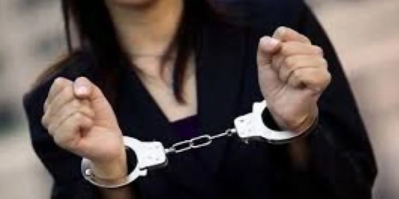 মুম্বাইয়ে হোটেল থেকে মাদকসহ অভিনেত্রী আটক