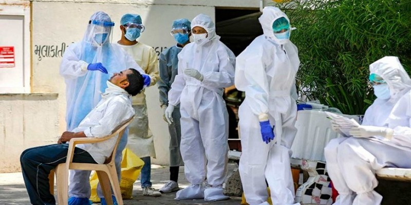 ভারতে আবারও একদিনে করোনার বলি ৫৬১॥ রাজ্যগুলিকে উৎসবে লাগাম টানার নির্দেশ কেন্দ্রের