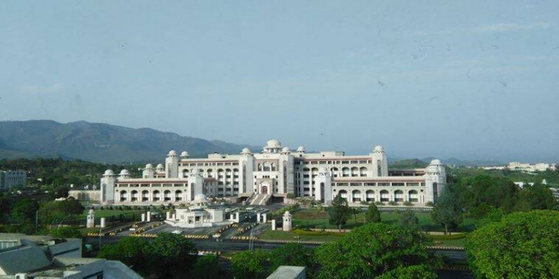 পাকিস্তান পিএম হাউজ নিয়ন্ত্রণে নিল আর্মি॥ ইসলামাবাদের সড়কে টহল দিচ্ছে ট্যাংক